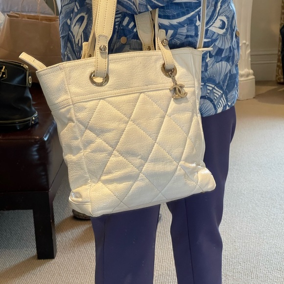 Chanel white tote 2008-2009 - Picture 2 of 16